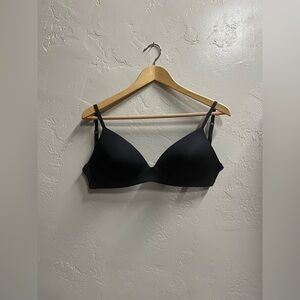 SKIMS Wireless Form T-Shirt Bra 34D NWOT Onyx Color